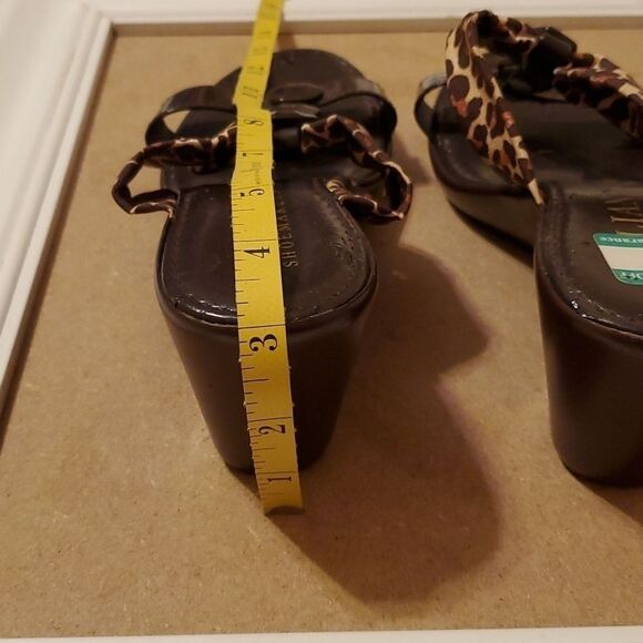 NWT Italian Shoemakers brown animal print wedge sandals size 8.5 - Picture 5 of 9